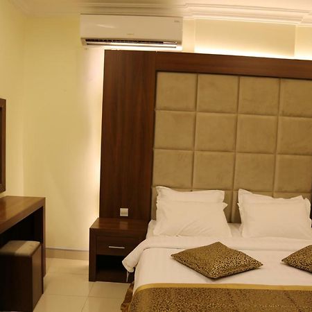 マディーナ Reef Al Madina Furnished Unitsアパートホテル エクステリア 写真